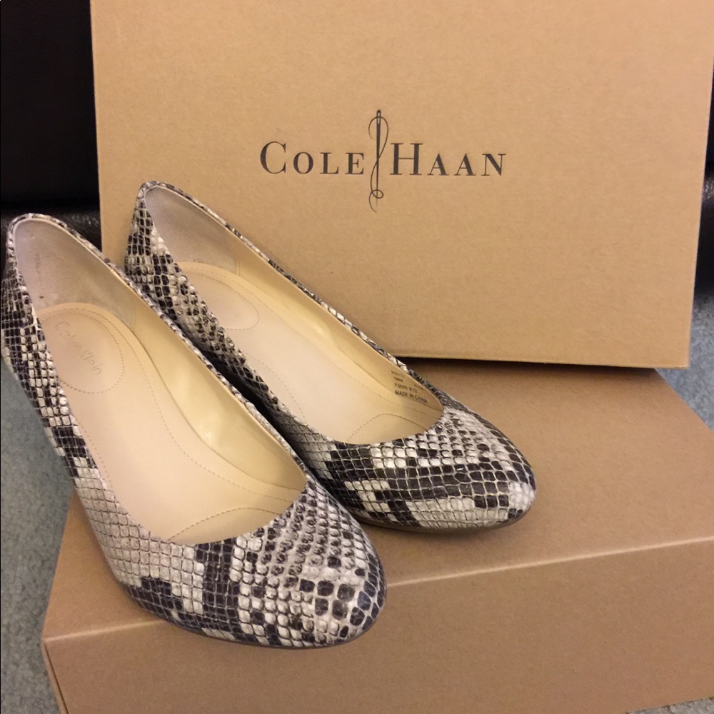 Cole Haan Sadie Wedge Snake Print Leather Size 4.5